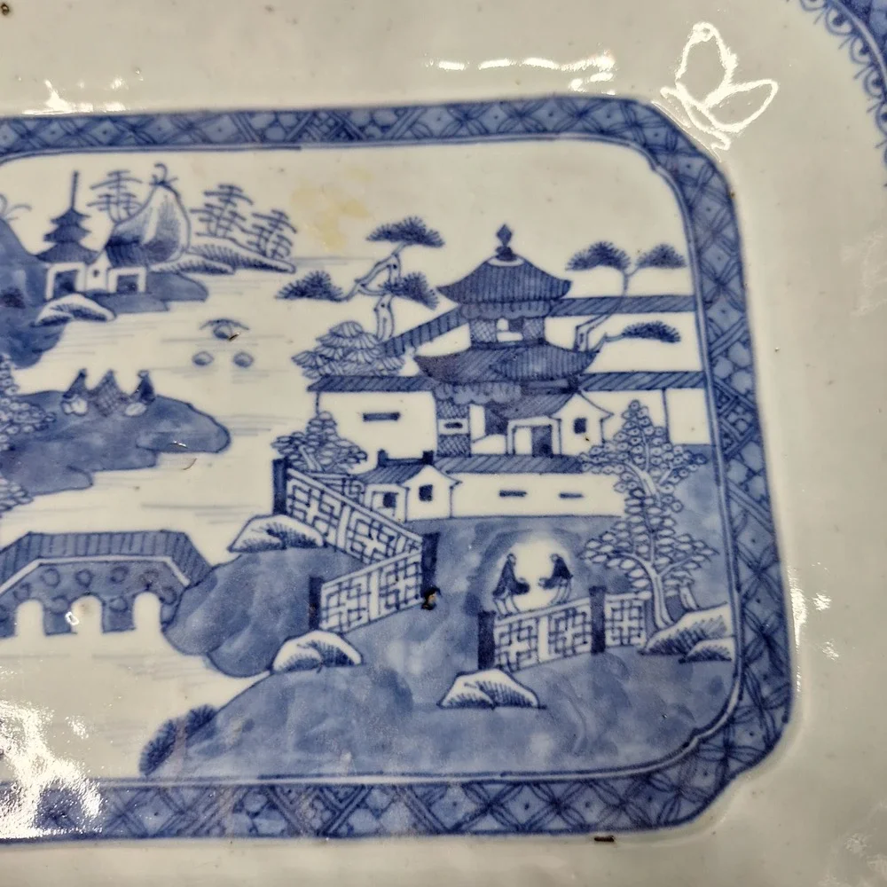 Antique 19th Century Chinese Export‎ Nanking Porcelain Vegetable Dish Scalloped